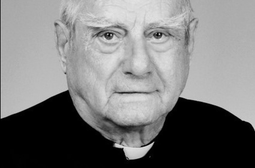 Elhunyt Pados József nyugalmazott plébános